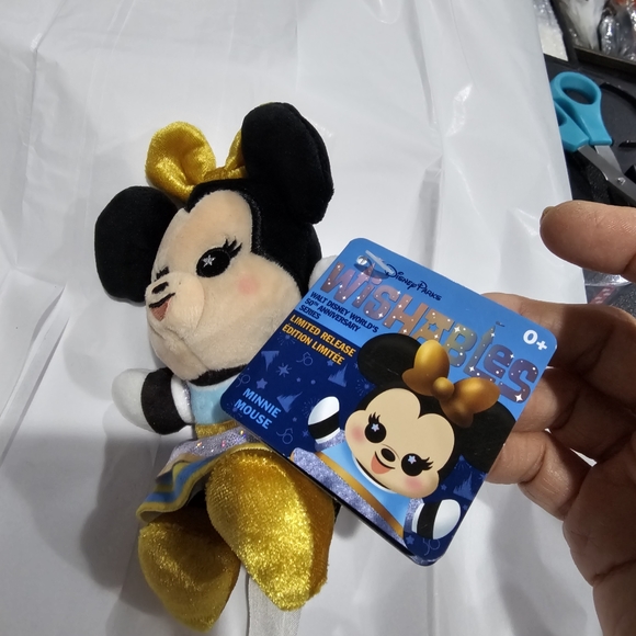 Disney Parks Wishables Limited Edition Plush Minnie 50th Anniversary NWT - Picture 5 of 10